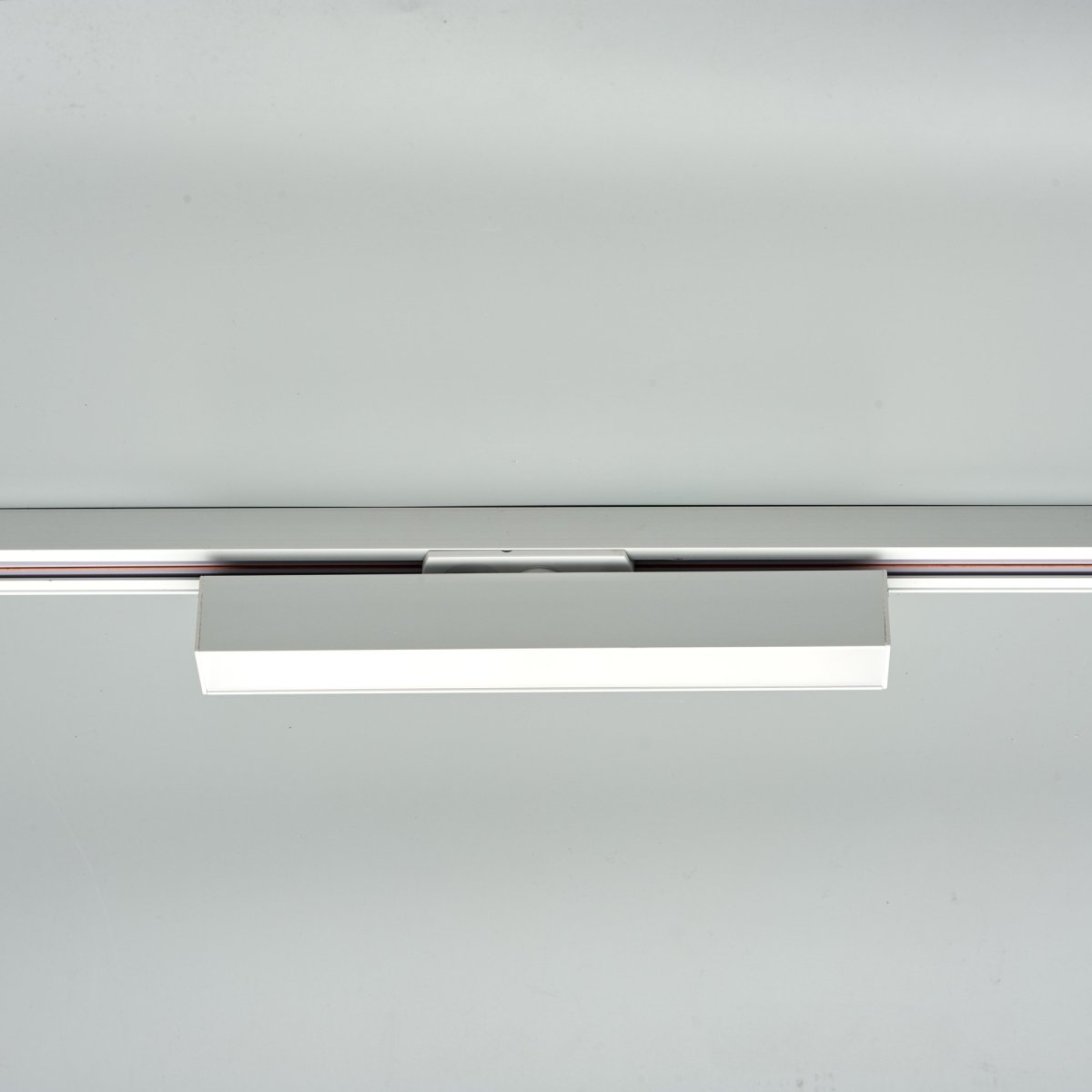 Трековый светильник PP-0025-25W-4K WHITE